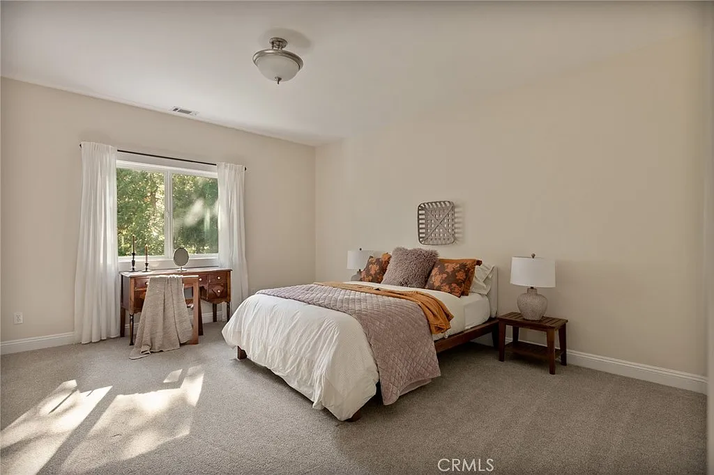 guest room walnut
